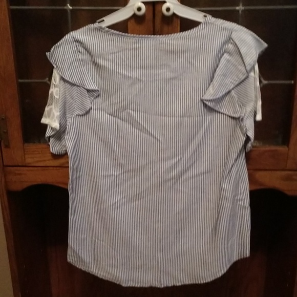 LAST 1 💎 Blue Striped Blouse with Lace Detail ✨ - Picture 7 of 8